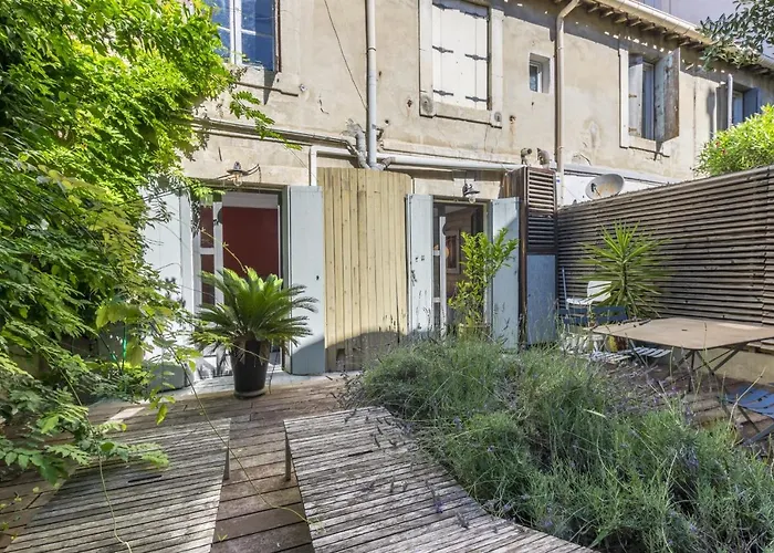 Un Jardin Dans La - Premiere Conciergerie Διαμέρισμα Μονπελιέ